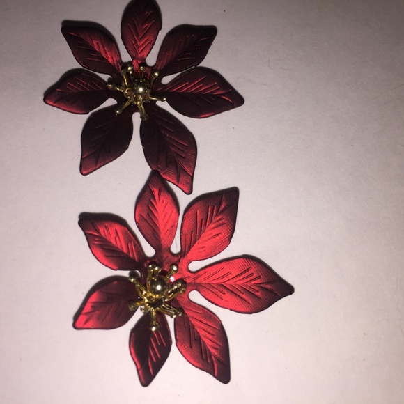 Vintage Red Poinsettia Earrings - Picture 4 of 8